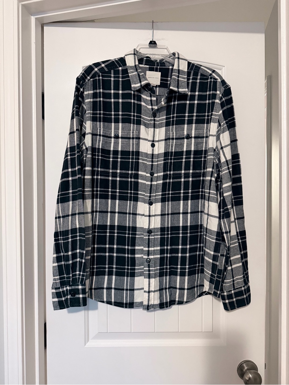 American Eagle Men's Black & White Plaid Button-Up Shirt